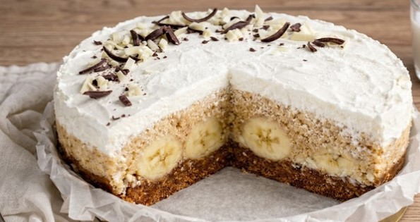 Brza posna torta sa bananama i kokosom: Biskvitna čarolija koja se ne peče