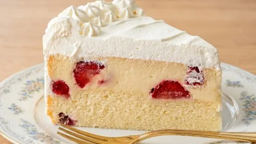 Brza Kremasta Torta sa Jagodama Bez Pečenja: Gotova za Samo 15 Minuta!