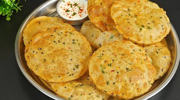 Neodoljivi Aloo Sooji Poori: Indijske Vazdušaste Pogačice!