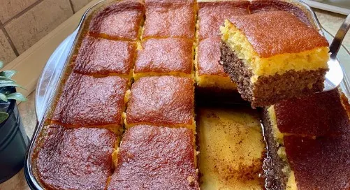 Tradicionalna Dvobojna Revanija sa Orasima: Savršen Zaliveni Kolač za Praznike!