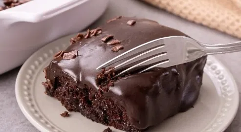 Najbolji Čokoladni Kolač za Hladne Dane: Topao, Sočan i Preliven!