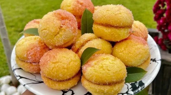 Bakine Breskvice Koje se Tope u Ustima: Starinski Recept sa Malo Sastojaka!