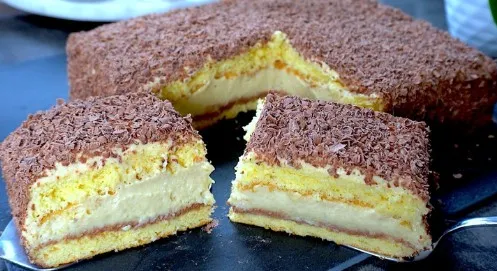 Neodoljivi Voćni Kolač sa Bananama i Čokoladom: Osvežavajući Dezert Koji Morate Probati!