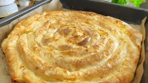 Brza i Sočna Pita sa Sirom: Savršen Ručak Gotov za 15 Minuta!