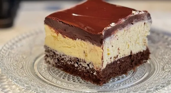 Vajkrem Kolač: Najbolji Kremasti Desert Koji se Pravi Brzo i Lako!