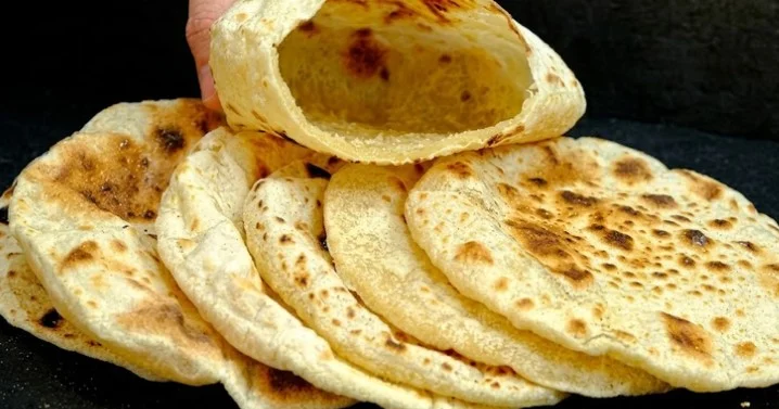 Domaći pita hleb bez kvasca: Kako napraviti savršene bazične lepine sa mliječnim biskvitnim džepom u tiganju