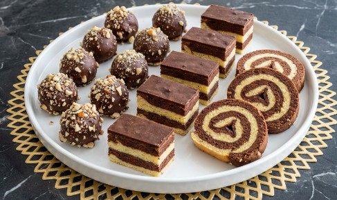 Domaći Mix Sitnih Kolača: Tri Vrste Od Jedne Smese