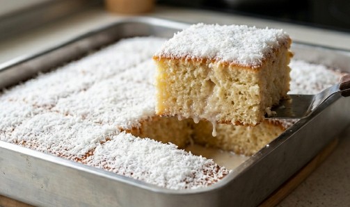 Sočni Kokos Kolač: Brz i Jednostavan Desert Koji Se Topi U Ustima
