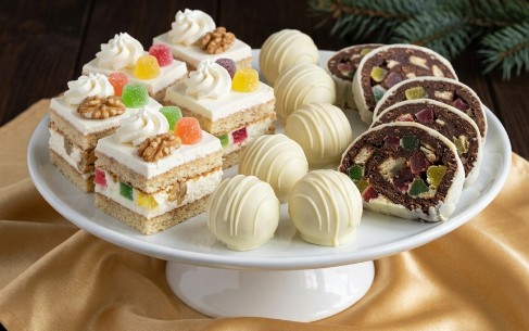 Svečani Sitni Kolači: Tri Prelepa Ukusa Od Jedne Osnovne Smese