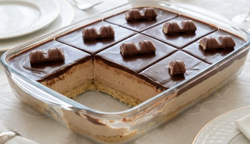 Kinder Bueno Kolač: Kremasta Fantazija Bez Pečenja