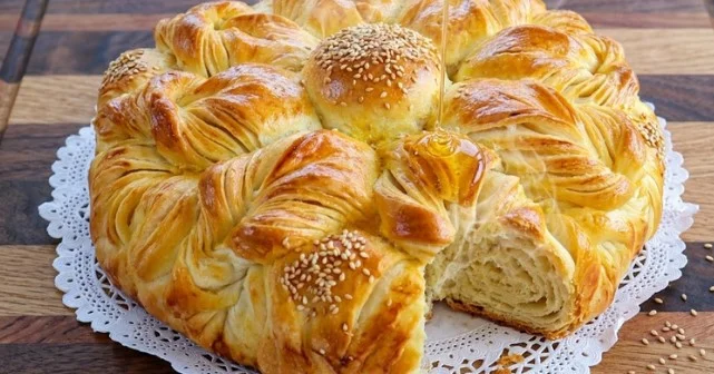 Svečana domaća puter pogača: Najmekše lisnato pecivo