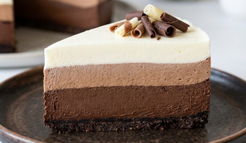 Torta Tri Čokolade: Kremasto Savršenstvo Bez Pečenja
