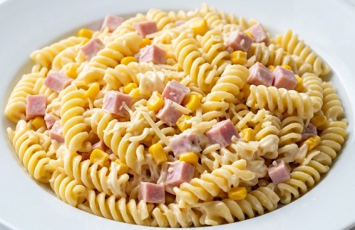 Kremasta Salata od Testenine: Brz i Ukusan Obrok