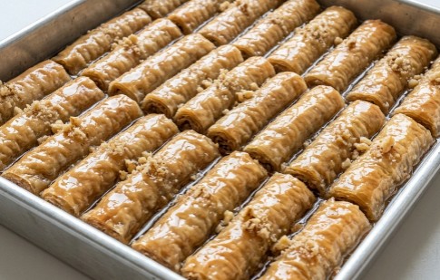 Rolovana Baklava: Orijentalna kraljica svake trpeze