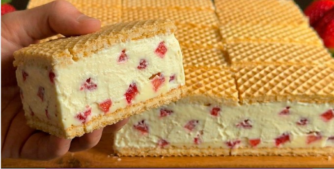 Domaći sladoled od jagoda sa oblandama Gotov za tren oka