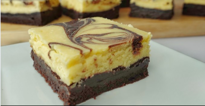 Čizkejk brauni sa mramornom šarom Savršen spoj čokolade i sira