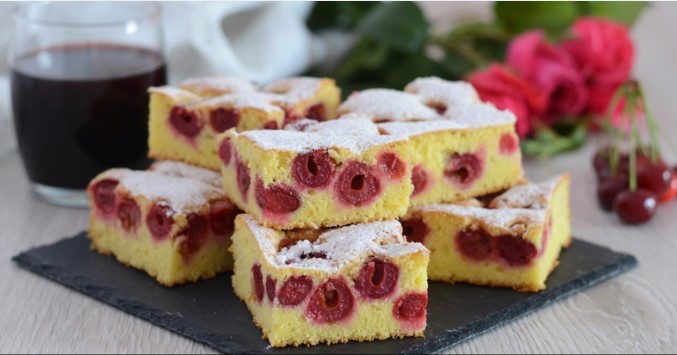 Jednostavan kolač sa višnjama Jeftin i preukusan