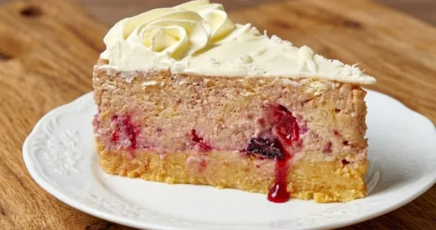 Brza posna voćna torta: Najlepši nepečeni desert za pola sata