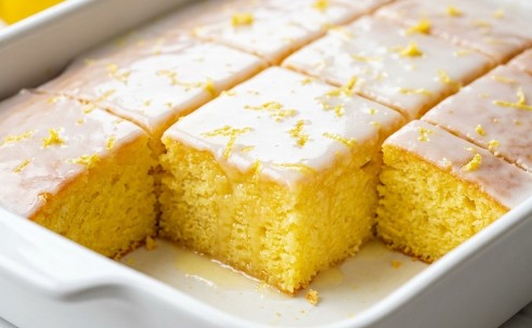 Osvežavajući Mokri Kolač od Limuna: Citrusna Fantazija