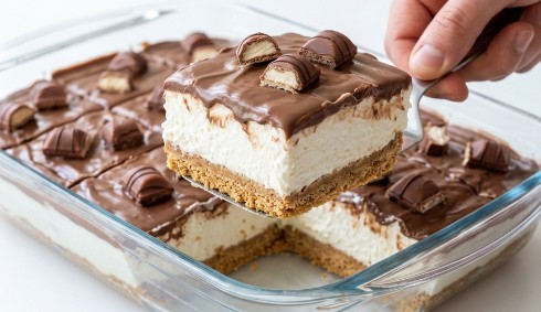 Kremasta Kinder Torta u Staklenoj Posudi: Mlečni san gotov za 15 minuta