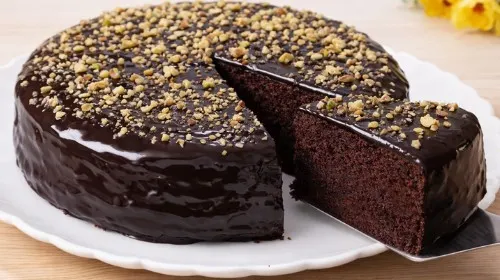 Najbrži Sočni Čokoladni Kolač iz Tiganja: Gotov za 5 Minuta, Rerna Nije Potrebna!