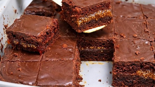 Starinsko Medeno Srce: Najlepši Posni Kolač Koji se Sprema Brzo i Lako!