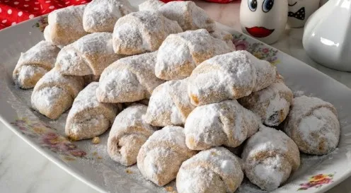 Starinske Posne Kiflice Siromaškice: Prhko Testo Koje se Topi u Ustima!