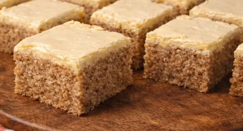 Sočni Kolač od Oraha sa Žutom Glazurom: Recept Koji Izluđuje Poslastičare!