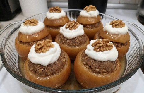 Starinska Tufahija sa Orasima: Tradicionalni Desert Koji Oduševljava