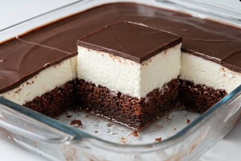 Čuvene Ledene Kocke: Osvežavajući Kremasti Desert Koji Se Topi U Ustima