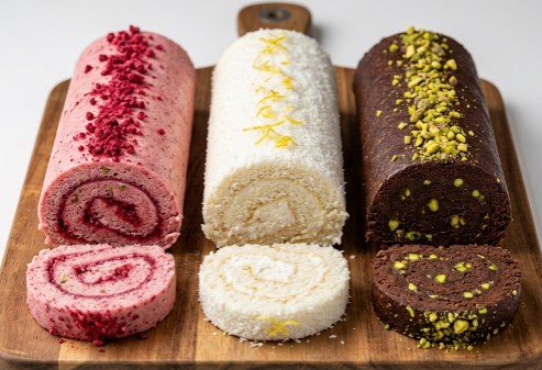 Tri Boje Rolata Iz Jedne Smese: Savršen Brzi Desert Bez Pečenja!