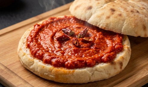 Ljuti Makedonski Ajvar: Tradicionalni Recept Za Prave Ljubitelje Pikantnog Ukusa