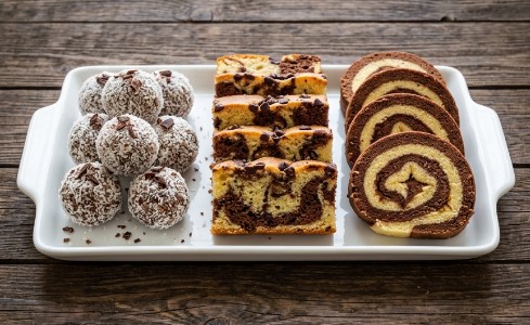 Mešani Desertni Poslužavnik: Tri Brze Poslastice Od Iste Smese