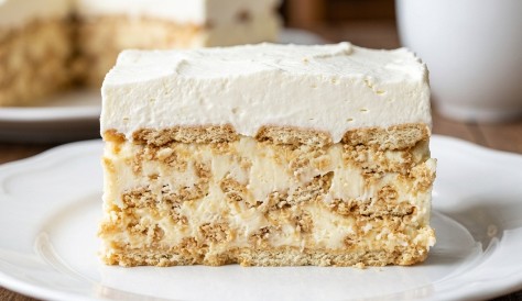 Bela Plazma Torta: Savršena Kremasta Poslastica Bez Pečenja