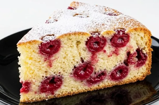 Torta sa Višnjama: Rustični, penasti biskvit koji vraća u detinjstvo