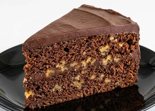 Torta sa Orasima i Čokoladom: Raskošni klasik starinskih balkanskih slavlja