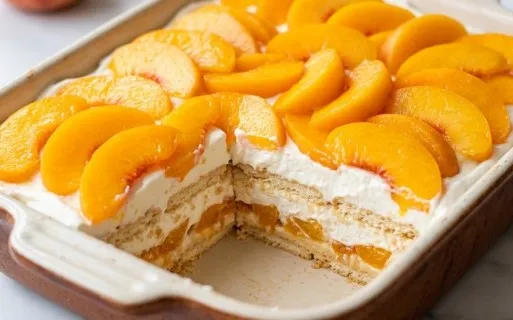 Torta sa Breskvama: Kremasto voćno osveženje gotovo za 15 minuta