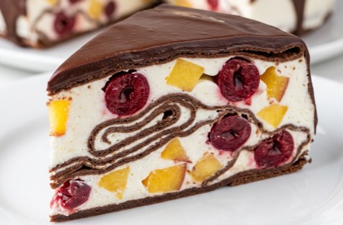 Voćna Torta od Palačinki: Vizuelno savršenstvo neverovatnog ukusa