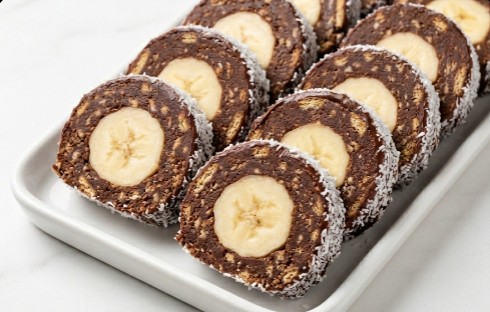 Brzi Rolat sa Bananom: Čokoladna magija bez paljenja rerne