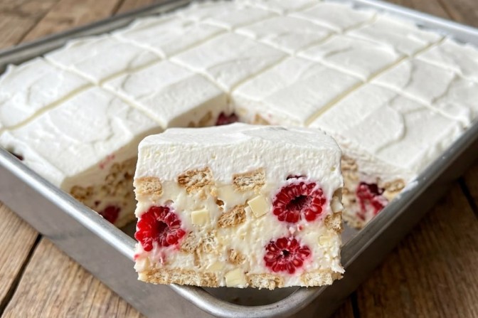 Nepečena bela torta sa Plazmom i malinama: Voćna fantazija bez rerne