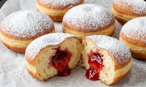 Domaće Krofne sa Džemom: Najmekši oblaci iz bakine kuhinje